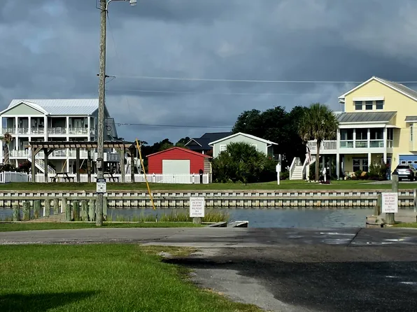 117 Bogue Sound Dr, Cape Carteret, NC 28584