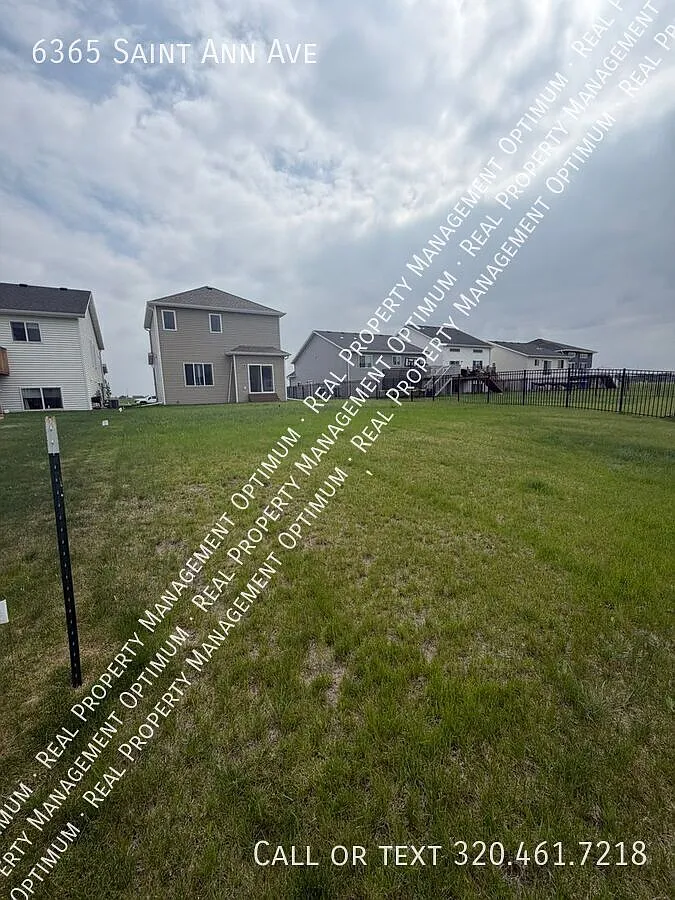 Fantastic 4 Bed, 3-1/2 Bath Home in Horace — Photo 4