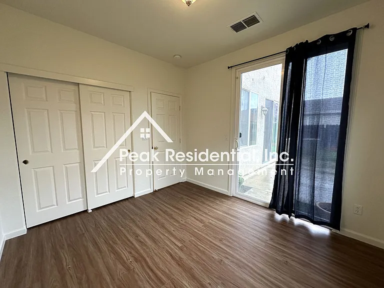1811 Waterfall Dr — Photo 14