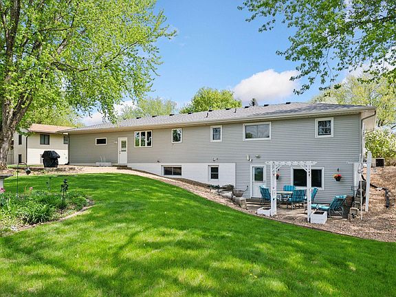 2nd image of 4051 Elmwood Dr