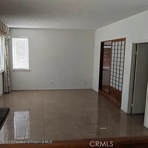 4 bed, 2510 sqft, $4,775 — Photo 2