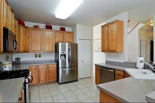 4th image of 663 Meadow Dr