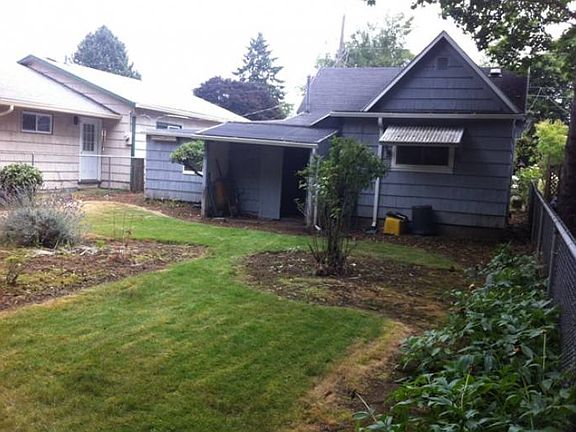 Big, Fenced back yard