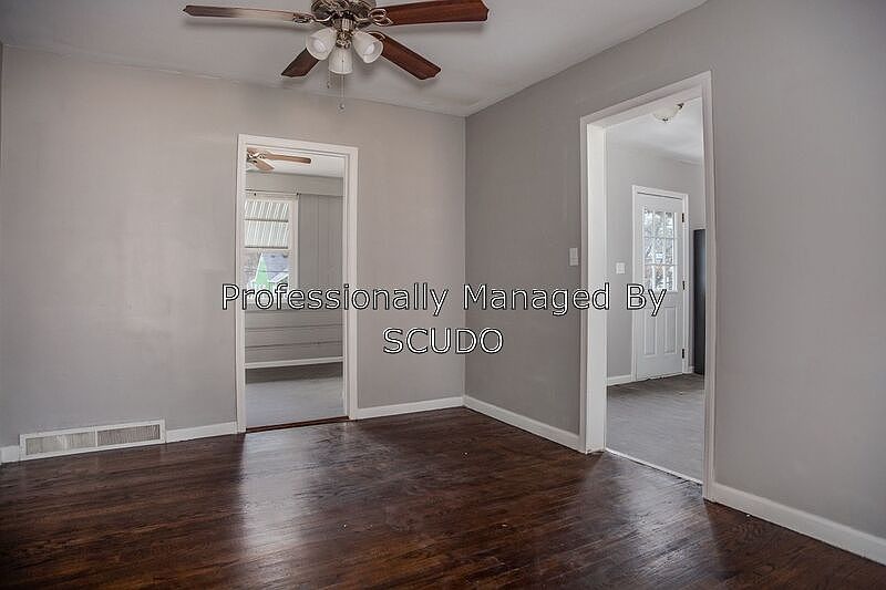 1st image of 1511 E 76th St