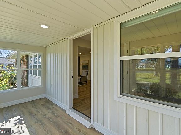 3rd image of 1015 Aberdeen Dr #A