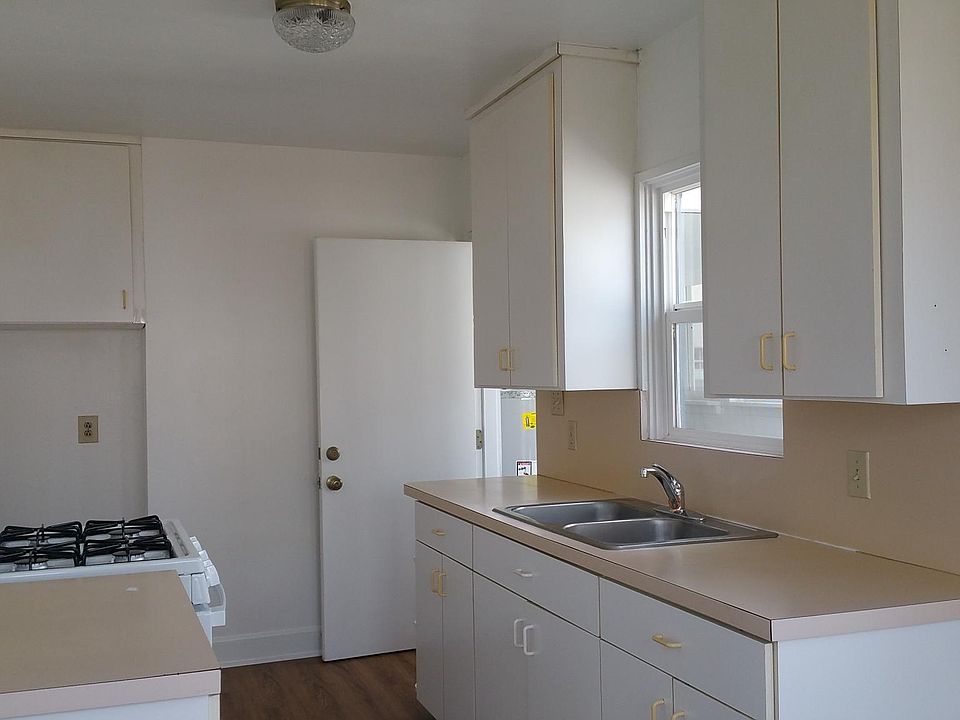 1st image of 307 E Mills Dr