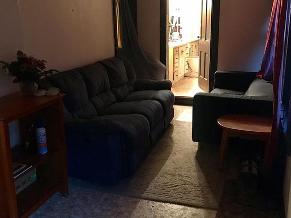 5th image of 913 Chamberlain Ave