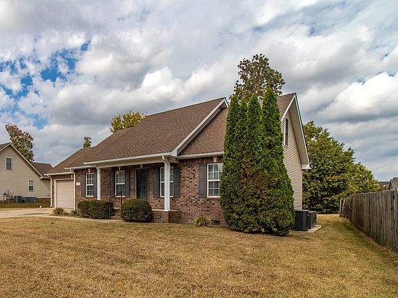 3rd image of 4910 Court Dr