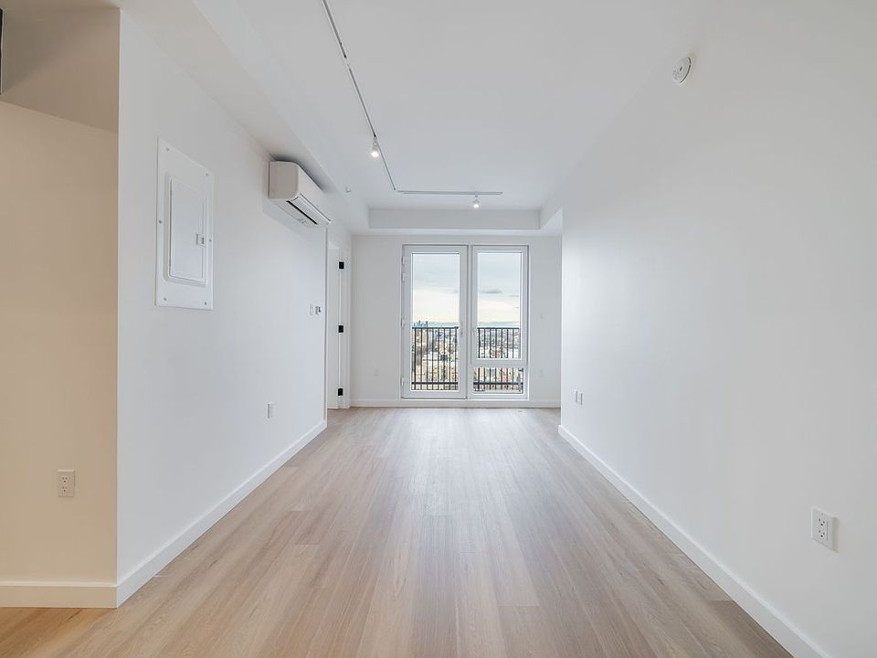 1st image of 931 Carroll St #1608