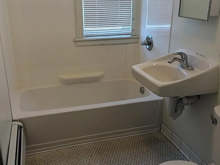 Ivy Manor Apartments — Photo 7