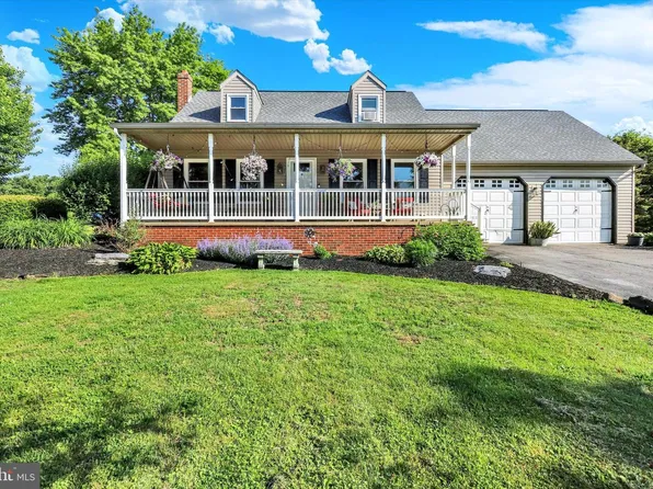1352 Bair Rd, Bainbridge, PA 17502