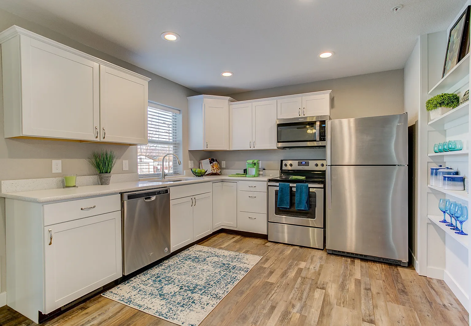 3 bed, 1250 sqft, $1,795 — Photo 1