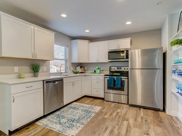 2735 E San Miguel St #201, Colorado Springs, CO 80909
