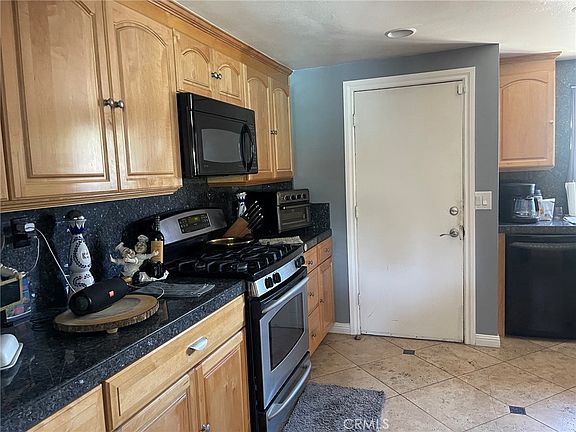 5th image of 1406 W Baker Ave