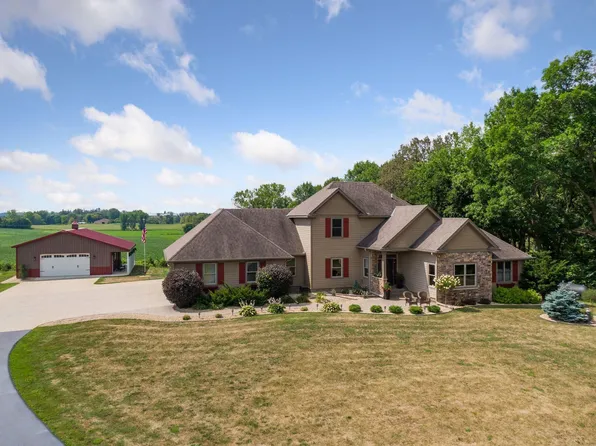 8887 Buckingham Ave SE, Delano, MN 55328