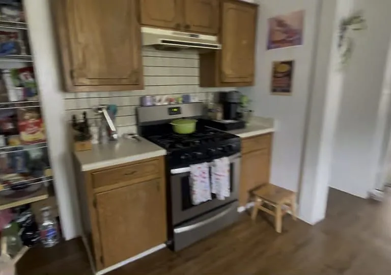 1033 W Hickory St — Photo 12