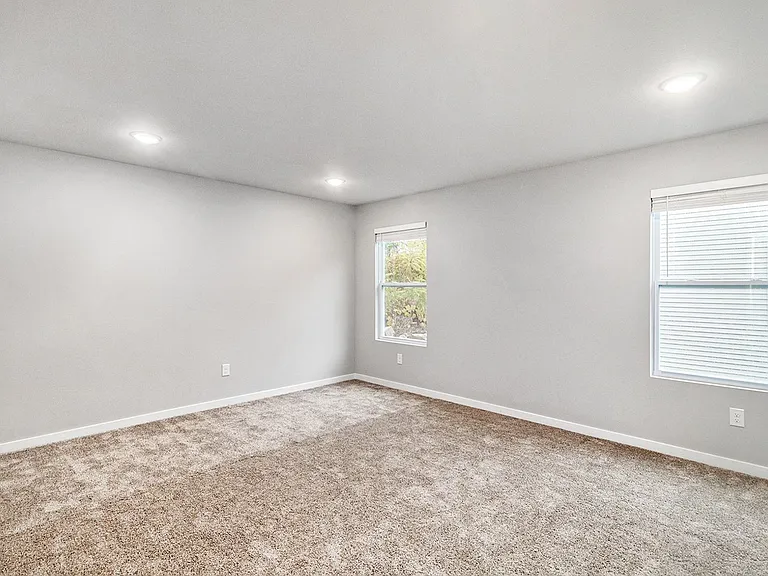 17545 Beechwood Ln — Photo 8