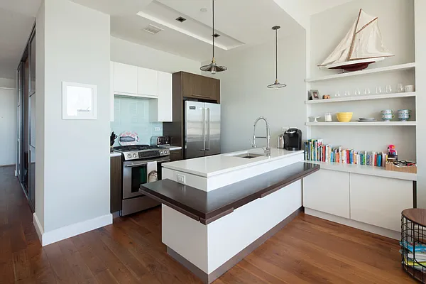 Sold by Modern Spaces | media 2