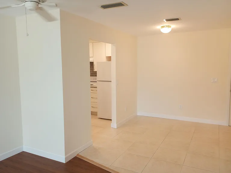 950 S Kanner Hwy #A21 — Photo 11