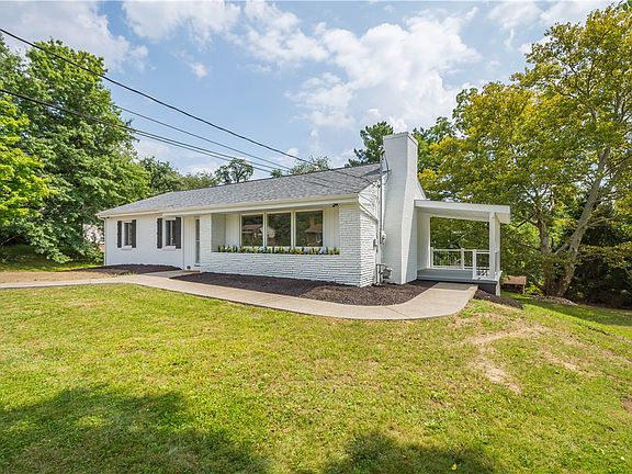 2nd image of 207 Grandview Dr
