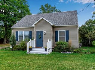 689 Paradise Rd, East Amherst, NY 14051