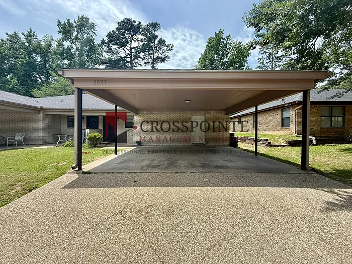 2531 Westminster Dr — Photo 1