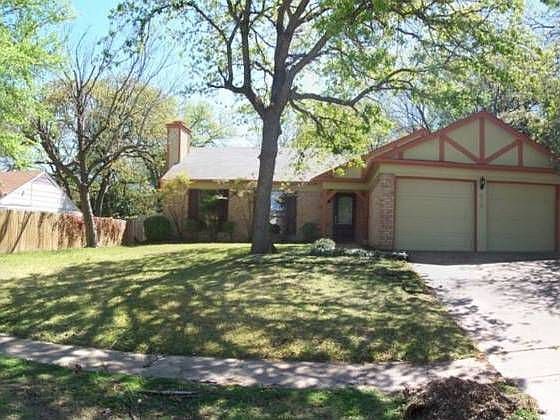 1st image of 414 Thorn Wood Dr