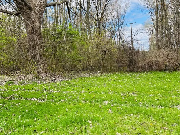 25087 Sibley Rd, Brownstown, MI 48174