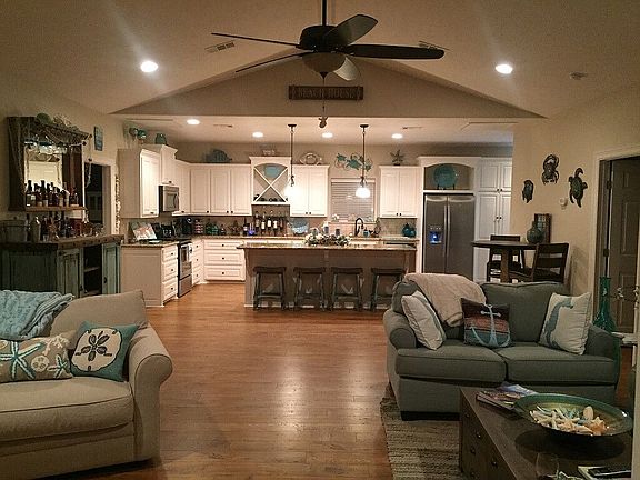 3rd image of 959 Kenlyn Dr