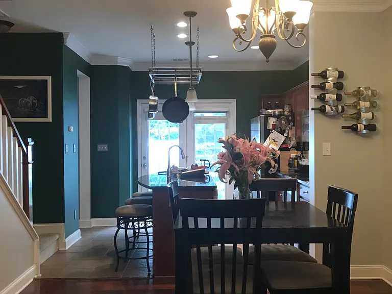 301 Hurston Cir — Photo 6