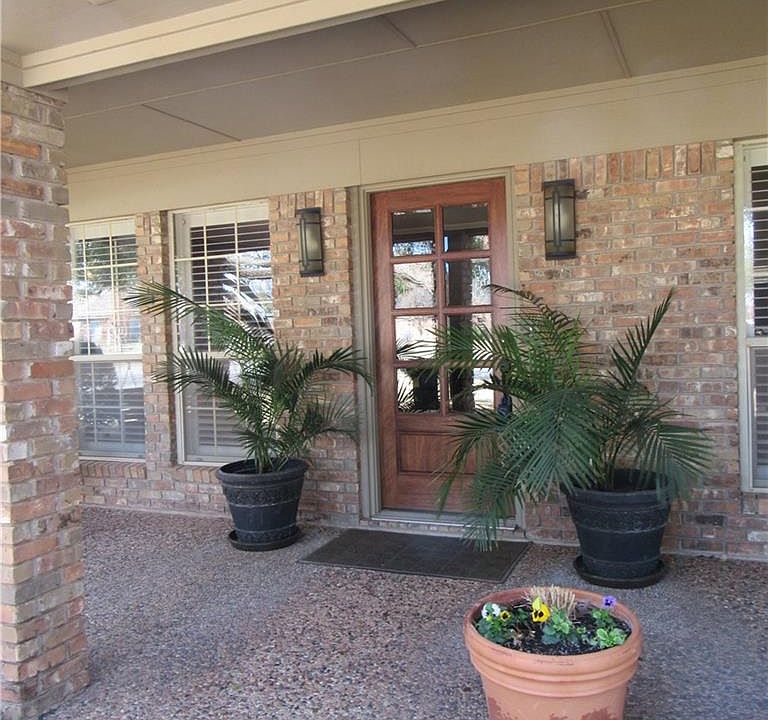 1st image of 2526 Crestline Dr