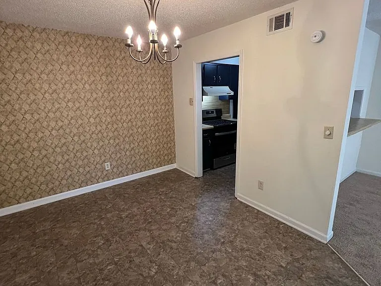 2633 Dorian Drive — Photo 4