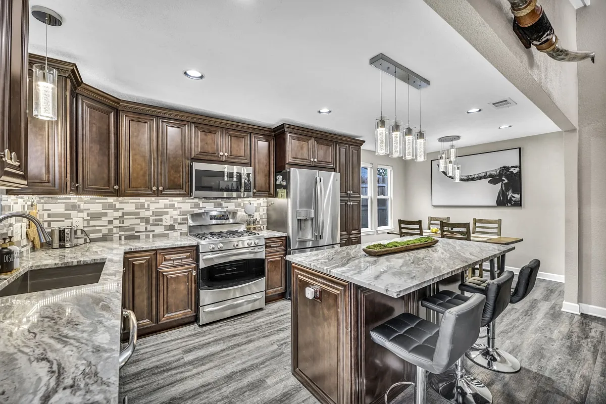 3 bed, 1348 sqft, $5,500 — Photo 3