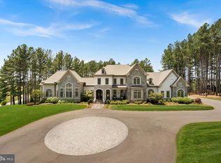 22563 Creighton Farms Dr, Leesburg, VA 20175
