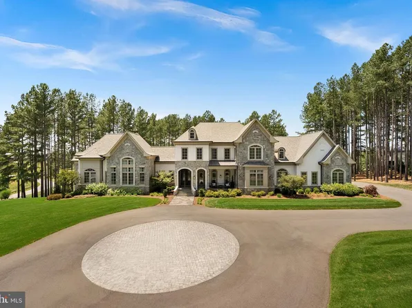22563 Creighton Farms Dr, Leesburg, VA 20175
