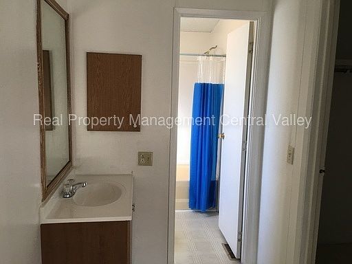 4th image of 113 N Martin Luther King Dr