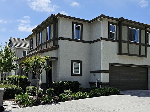 2nd image of 4385 Silver Cedar Ln