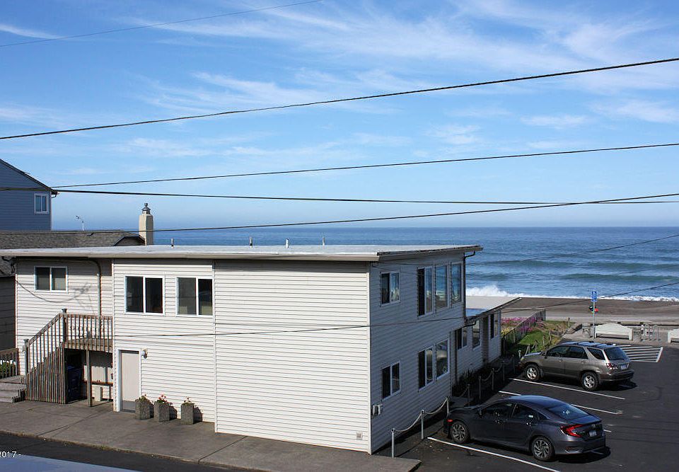 1st image of 3303 SW Anchor Ave APT 3
