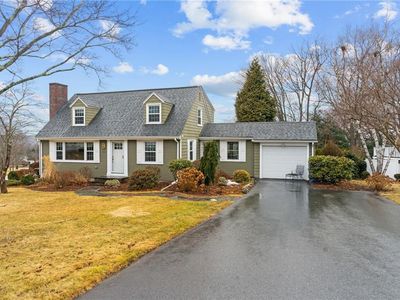 261 Glen Hills Dr, Cranston, RI, 02920