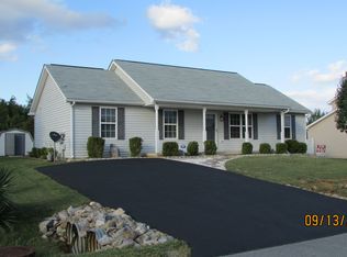 42 Escalade Ln, Martinsburg, WV 25403