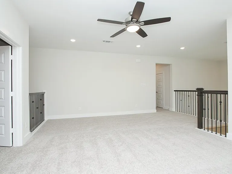 8018 Hingham Ln — Photo 30