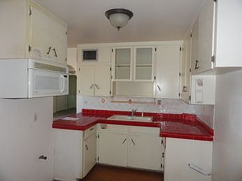 2nd image of 2939 W Puget Ave