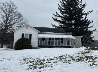 548 Main St, Manns Choice, PA 15550