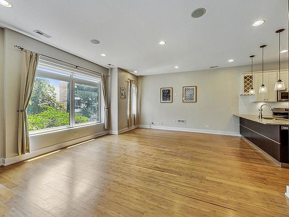4th image of 3516 N Ashland Ave APT 2S