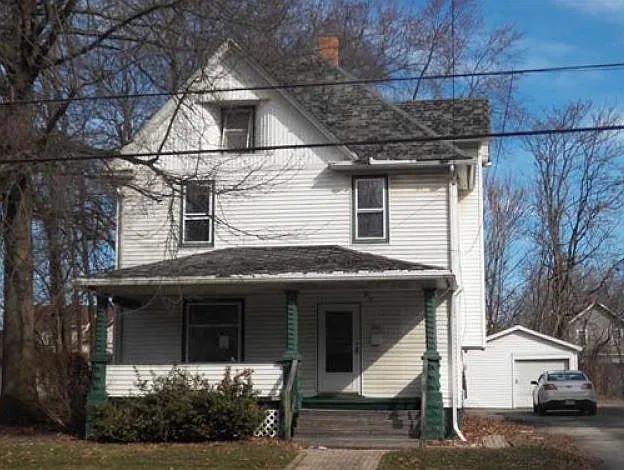 553 Atlantic St NE photo 1