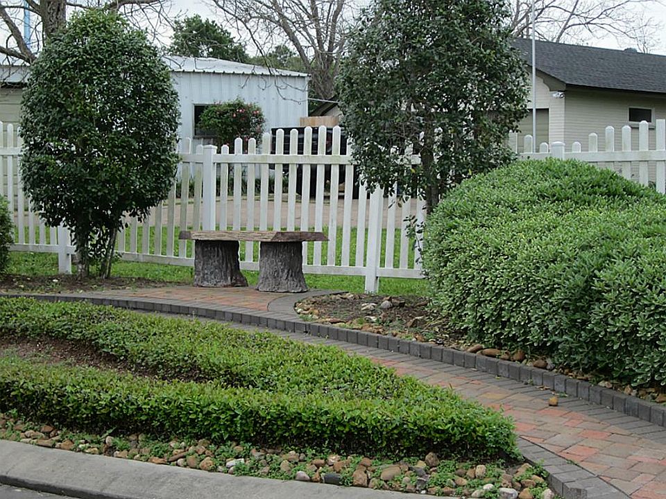 2nd image of 683 Fallow Ln