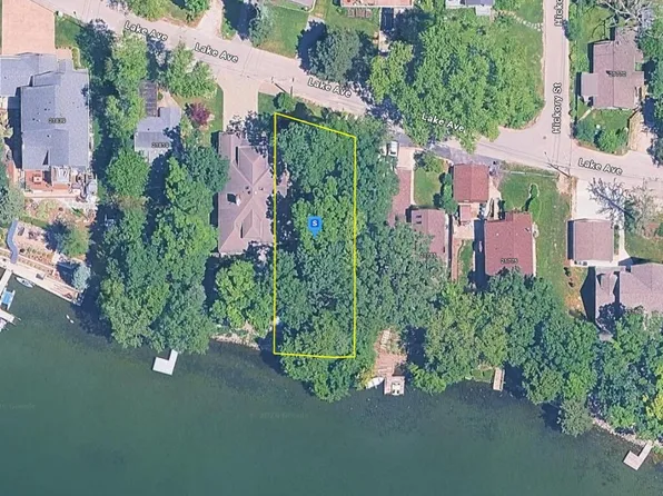 21803 W Lake Ave, Round Lake, IL 60073