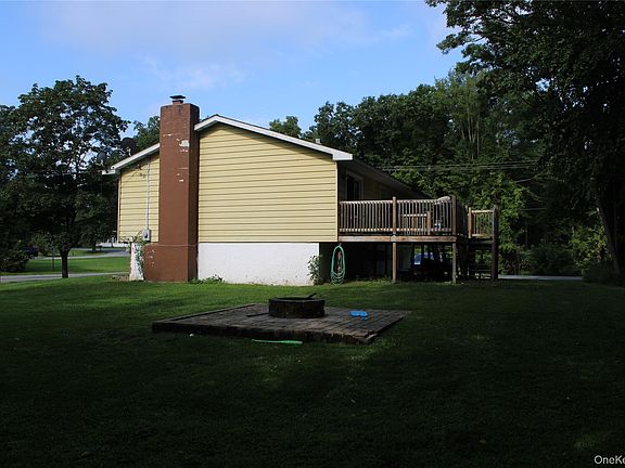 4th image of 230 Roosevelt Road