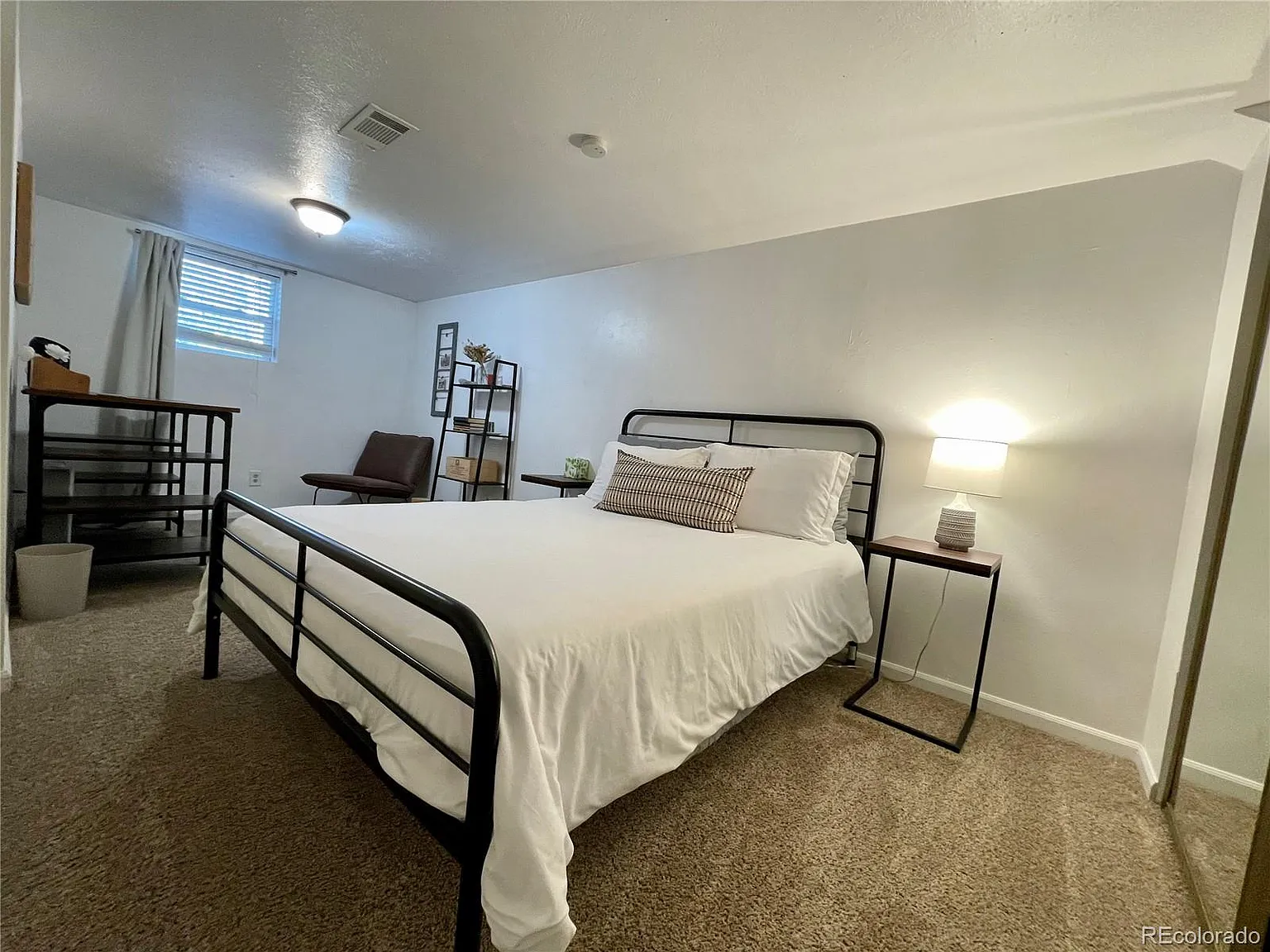 2 bed, 1.0 bath, 1200 sqft, $2,400 — Photo 3