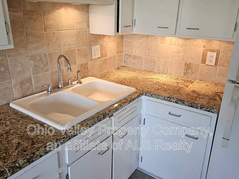 2910 Abigail Dr #4 — Photo 5